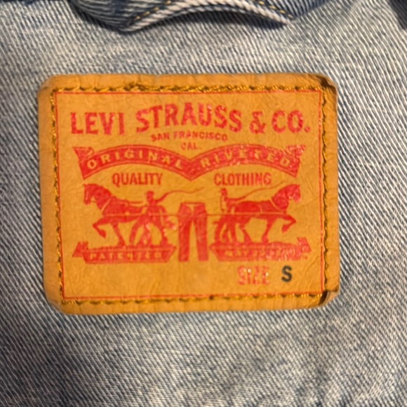Levi's Blue Lightweight Trucker Jacket - Picture 2 of 4